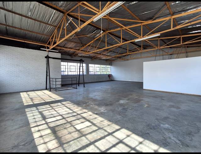 900M² WAREHOUSE TO LET IN BENROSE